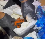 اللد: ضبط عدد من القنابل والذخيرة خلال تفتيش بالمدينة